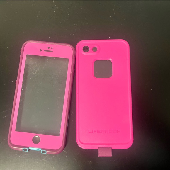 iPhone 8 Lifeproof Case - Picture 4 of 6